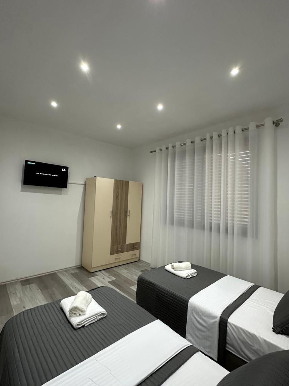 Host Apartments Shkoder Exterior photo
