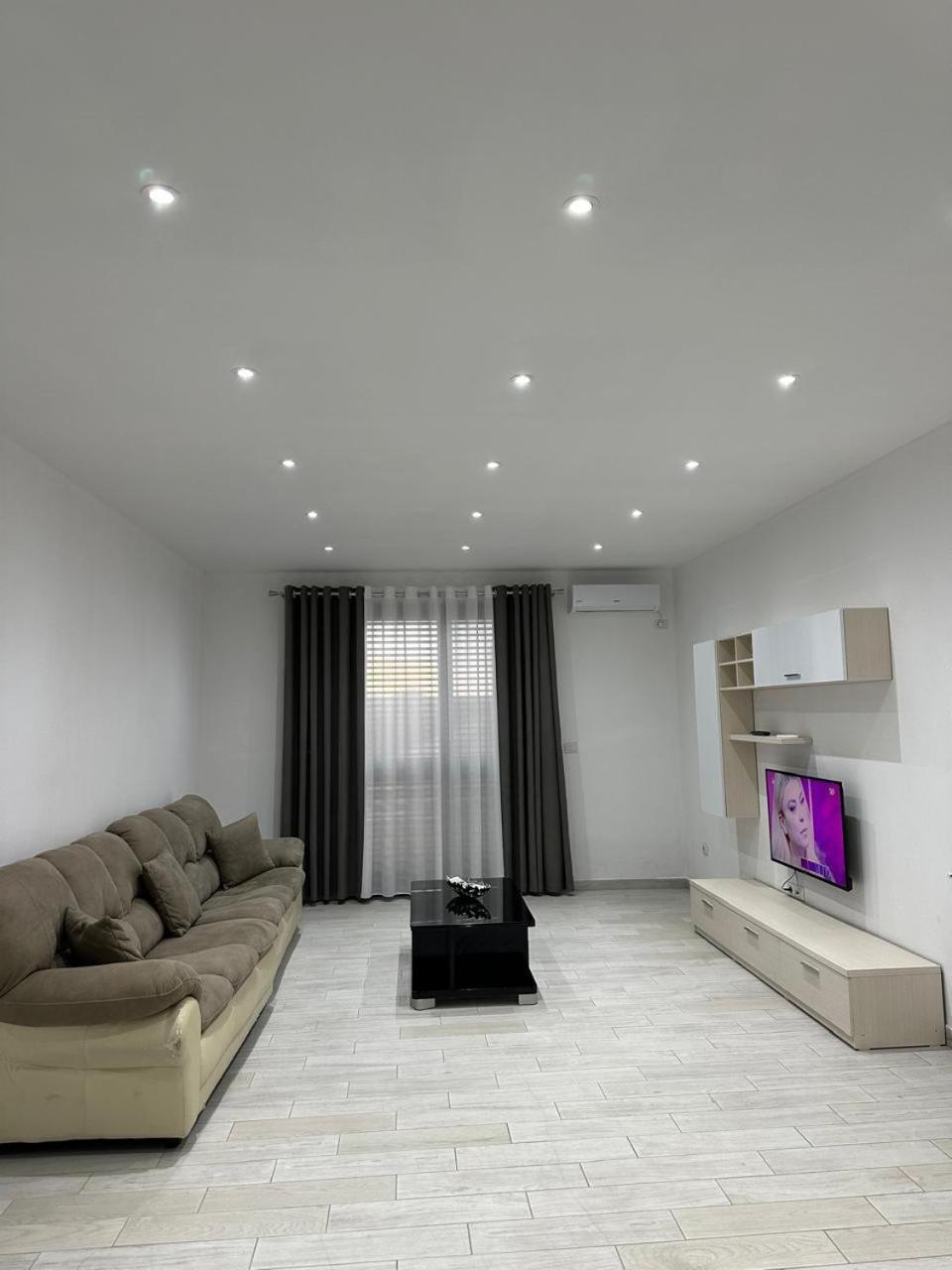Host Apartments Shkoder Exterior photo