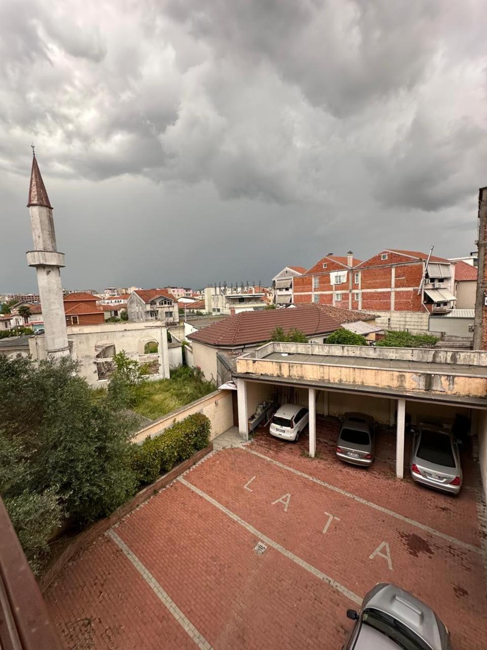 Host Apartments Shkoder Exterior photo